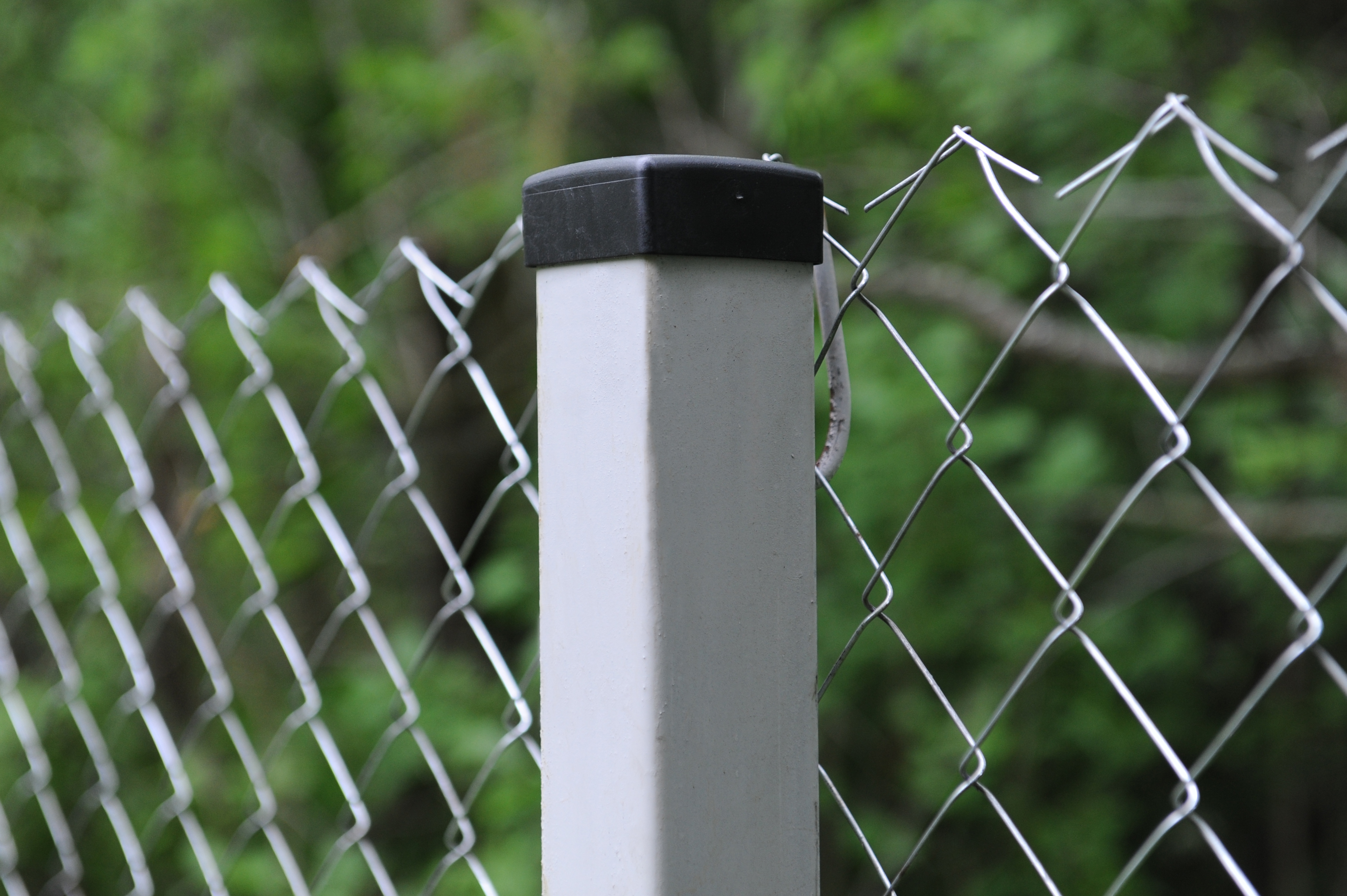 Забор из сетки рабицы в Бредах - Цены - Установка забора из рабицы